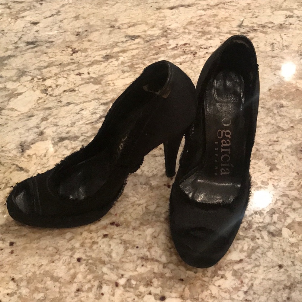 Pedro Garcia size 6 1/2, black silk heels